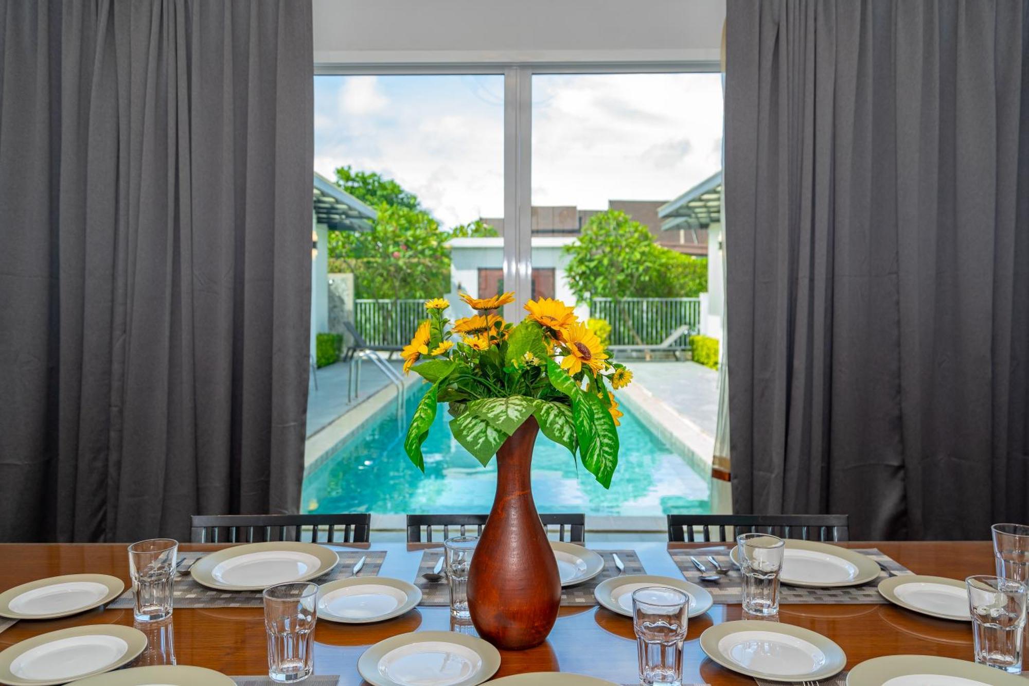 Phuket La Siesta Pool Villas & Pool Access Rooms Nai Harn エクステリア 写真