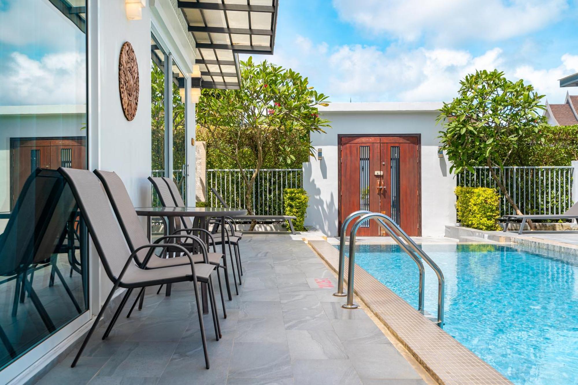 Phuket La Siesta Pool Villas & Pool Access Rooms Nai Harn エクステリア 写真